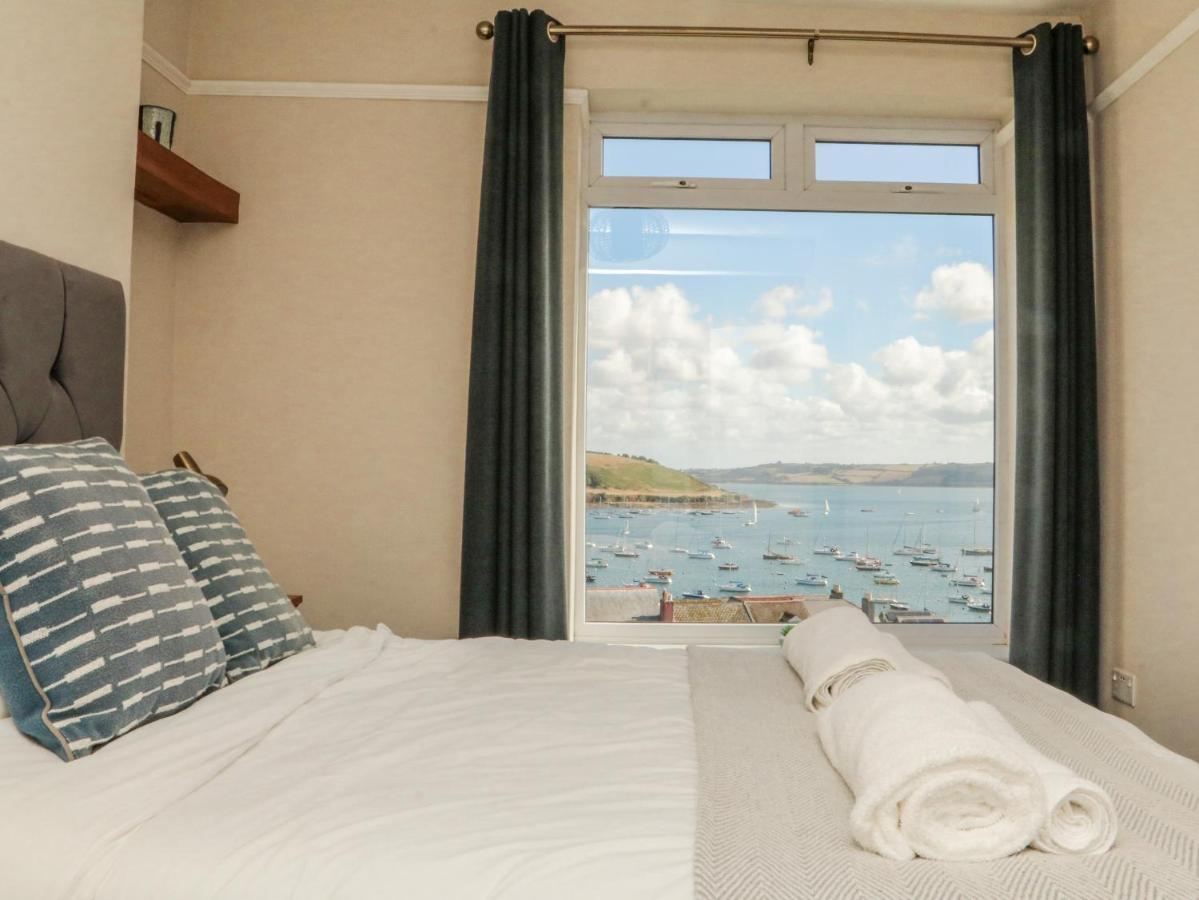 Vila Through The Porthole Falmouth Exteriér fotografie